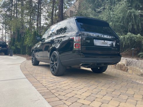 Used 2020 Land Rover Range Rover HSE image 9