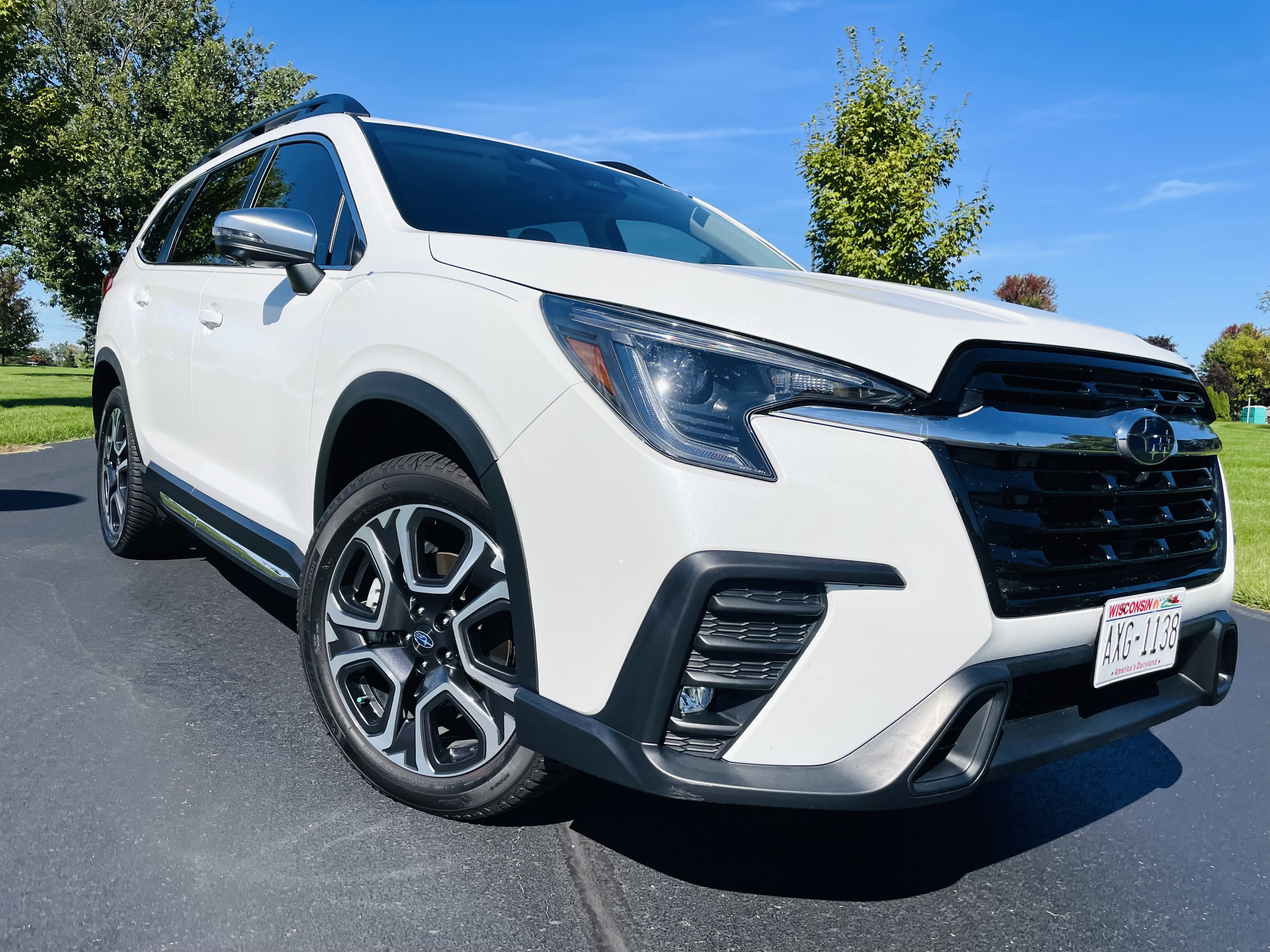 Used 2023 Subaru Ascent Limited w/ Technology Package AWD/4WD image 6