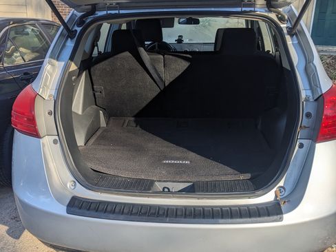 Used 2014 Nissan Rogue S image 2