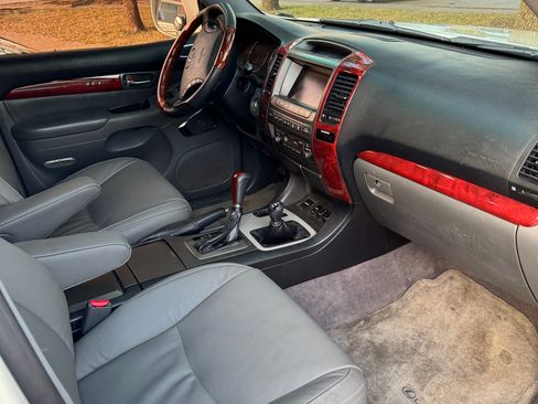 Used 2009 Lexus GX 470 image 16