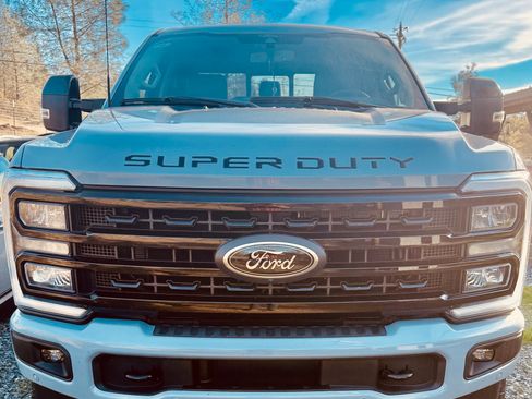 Used 2024 Ford F250 Lariat w/ Lariat Ultimate Package AWD/4WD image 2