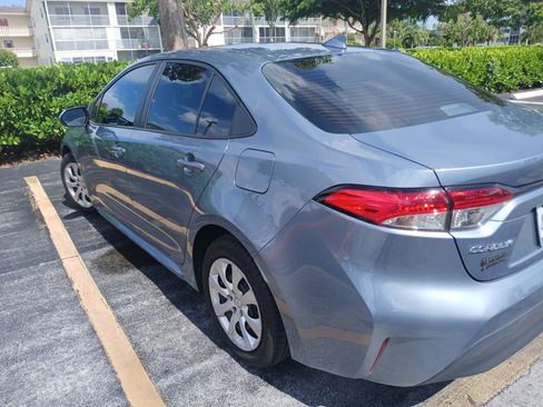 Used 2024 Toyota Corolla LE FWD image 5