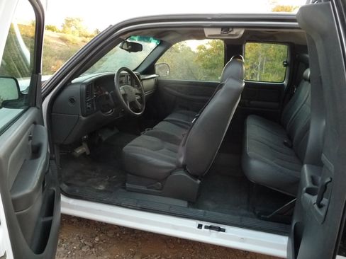 Used 2004 Chevrolet Silverado 1500 W/T RWD image 10