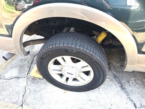 Used 2004 Ford F150 Lariat AWD/4WD image 11