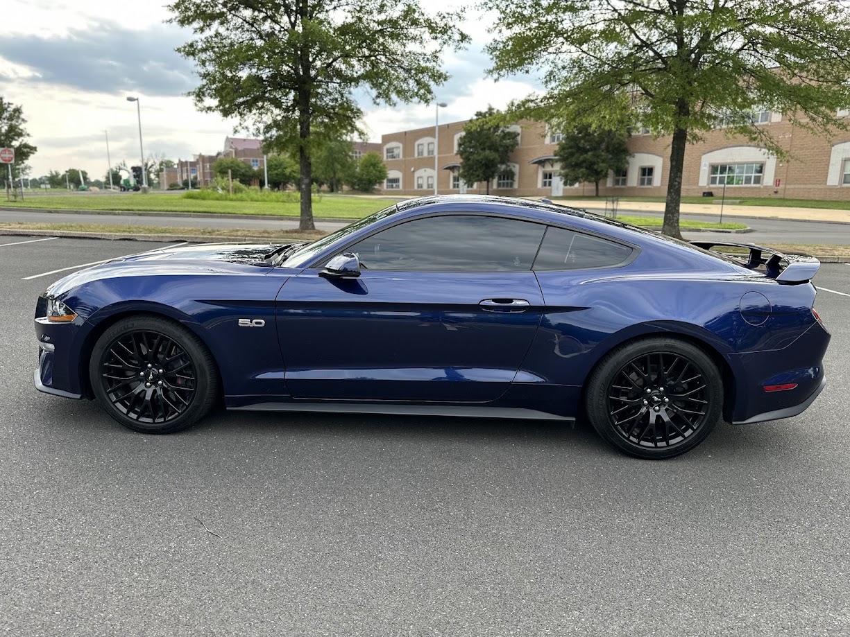 Used 2019 Ford Mustang GT Premium w/ GT Performance Package RWD image 2
