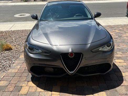 Used 2019 Alfa Romeo Giulia AWD w/ Quick Order Package 22J Sport image 2
