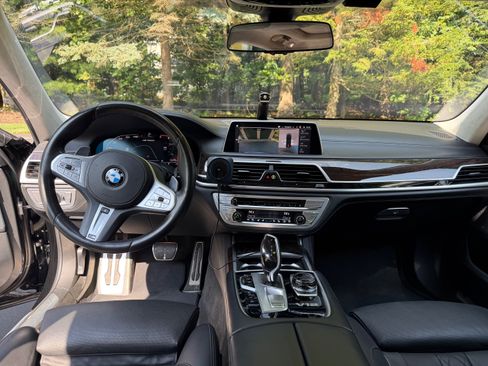 Used 2020 BMW M760i xDrive w/ Luxury Rear Seating Package AWD/4WD image 14
