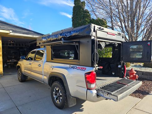 Used 2019 Toyota Tacoma TRD Off-Road image 5