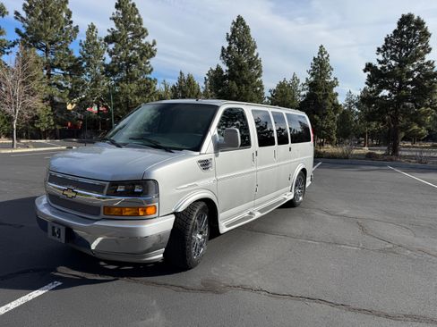 Used 2013 Chevrolet Express 1500 AWD image 9