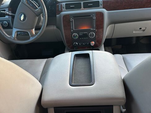 Used 2013 Chevrolet Silverado 1500 LTZ w/ LTZ White Diamond Edition AWD/4WD image 12