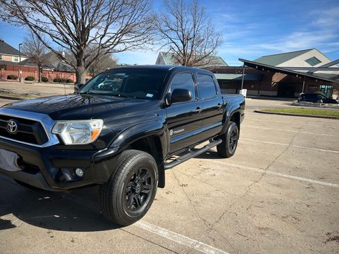 Used 2015 Toyota Tacoma PreRunner image 4