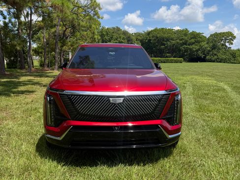 Used 2026 Cadillac Vistiq Luxury AWD/4WD image 17