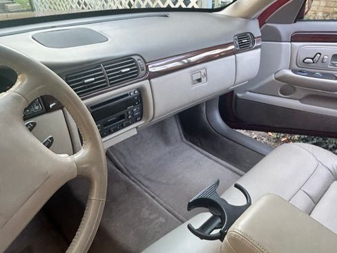 Used 1998 Cadillac De Ville Sedan image 9