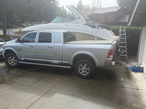 Used 2013 RAM 2500 Laramie w/ Convenience Group image 2