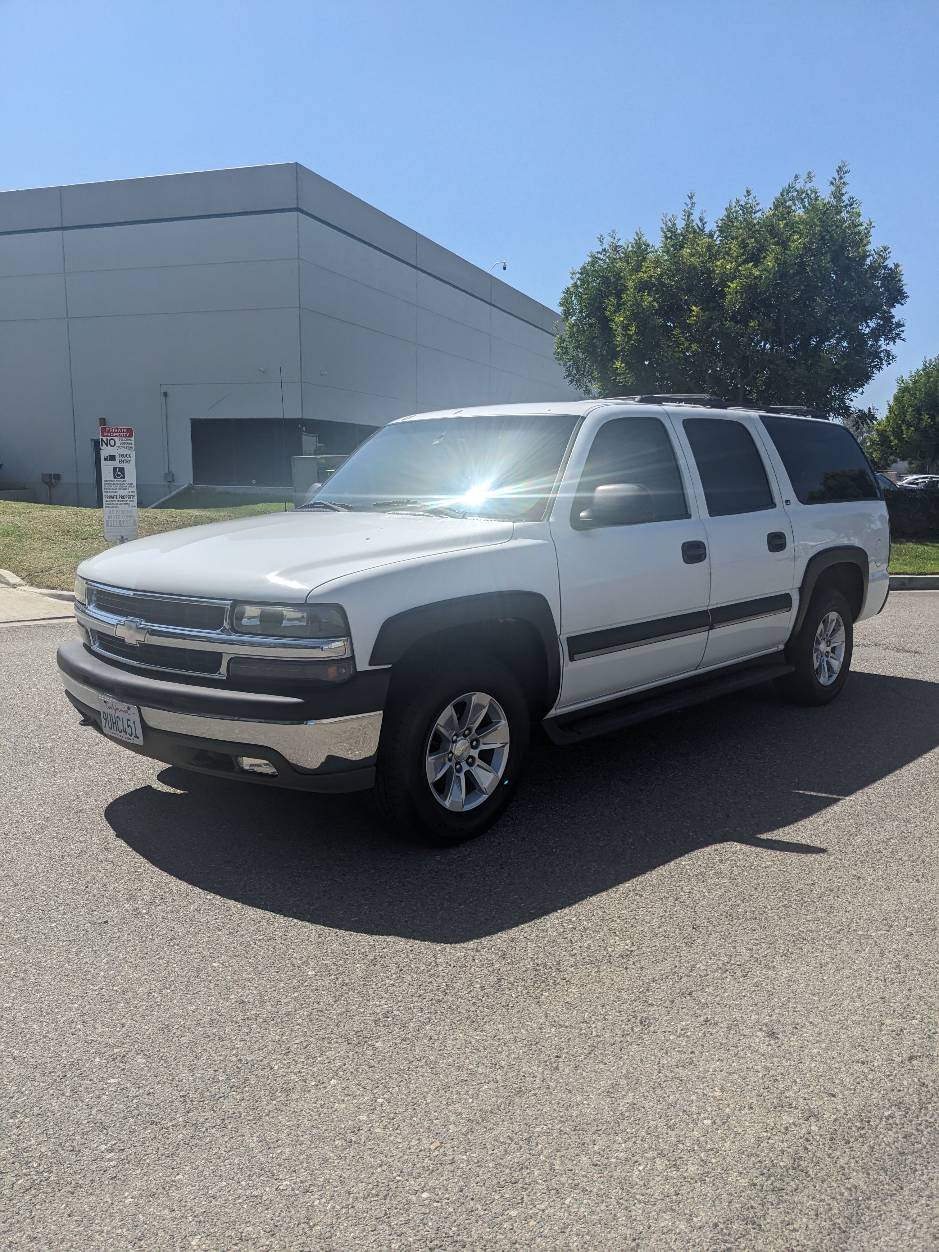Used 2002 Chevrolet Suburban LS w/ Traction Pkg RWD image 1