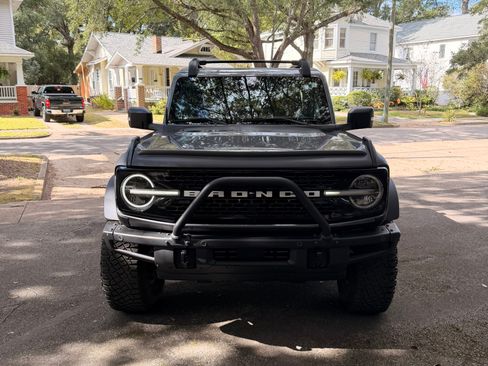 Used 2022 Ford Bronco Wildtrak image 2