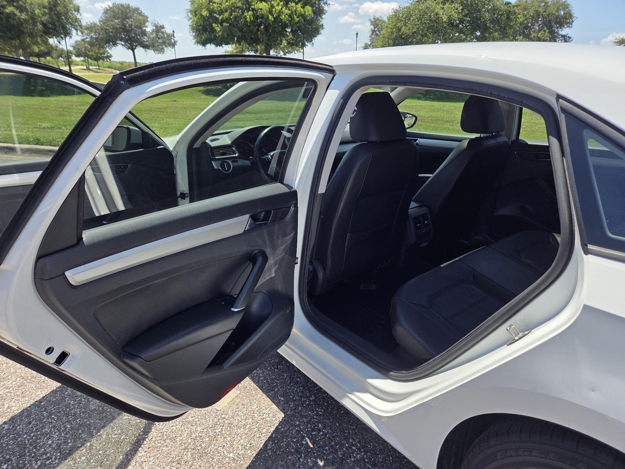 Used 2019 Volkswagen Passat 2.0T Wolfsburg FWD image 14