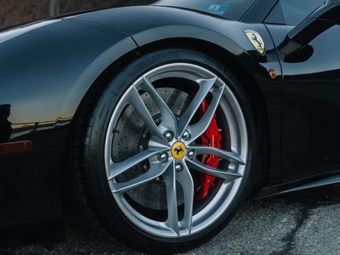 Used 2018 Ferrari 488 Spider image 11