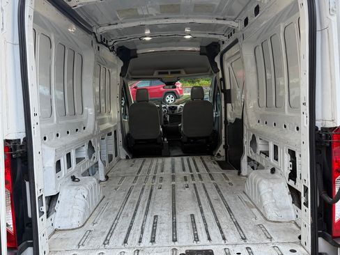 Used 2019 Ford Transit 250 148 Medium Roof image 10