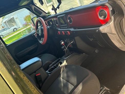 Used 2021 Jeep Wrangler Unlimited Rubicon w/ Cold Weather Group image 10