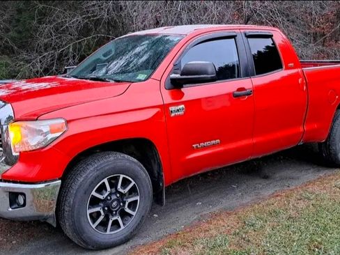 Used 2016 Toyota Tundra SR5 image 4