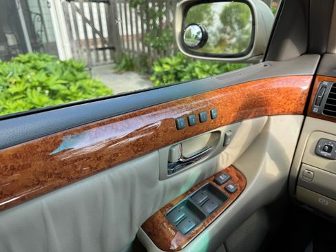 Used 2005 Lexus LS 430 RWD image 18