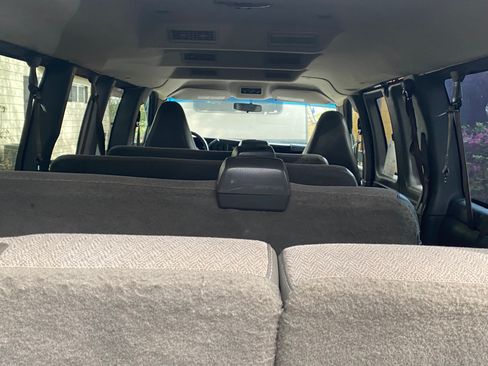 Used 2017 Chevrolet Express 3500 LT w/ LT Preferred Equipment Group image 20