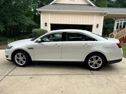 Used 2013 Ford Taurus SEL FWD image 29
