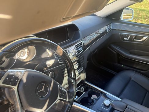 Used 2014 Mercedes-Benz E 350 4MATIC Sedan image 10