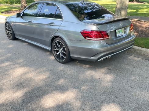 Used 2014 Mercedes-Benz E 550 4MATIC Sedan image 5