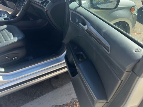 Used 2017 Ford Fusion Energi SE image 15