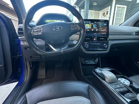 Used 2020 Hyundai Ioniq Limited image 17