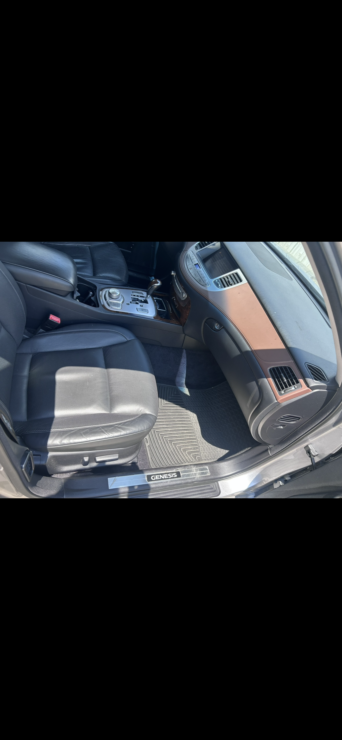 Used 2009 Hyundai Genesis 4.6 w/ Technology Pkg 5 RWD image 14