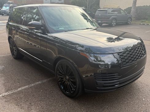 Used 2020 Land Rover Range Rover HSE image 2