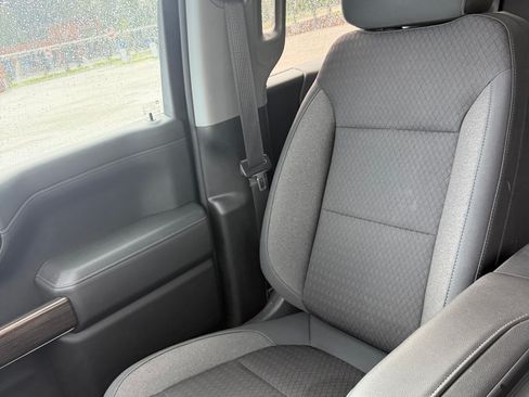 Used 2019 Chevrolet Silverado 1500 LT Trail Boss AWD/4WD image 18