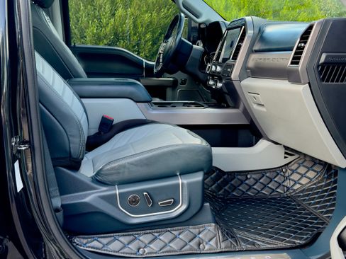 Used 2022 Ford F450 Limited w/ FX4 Off-Road Package image 17