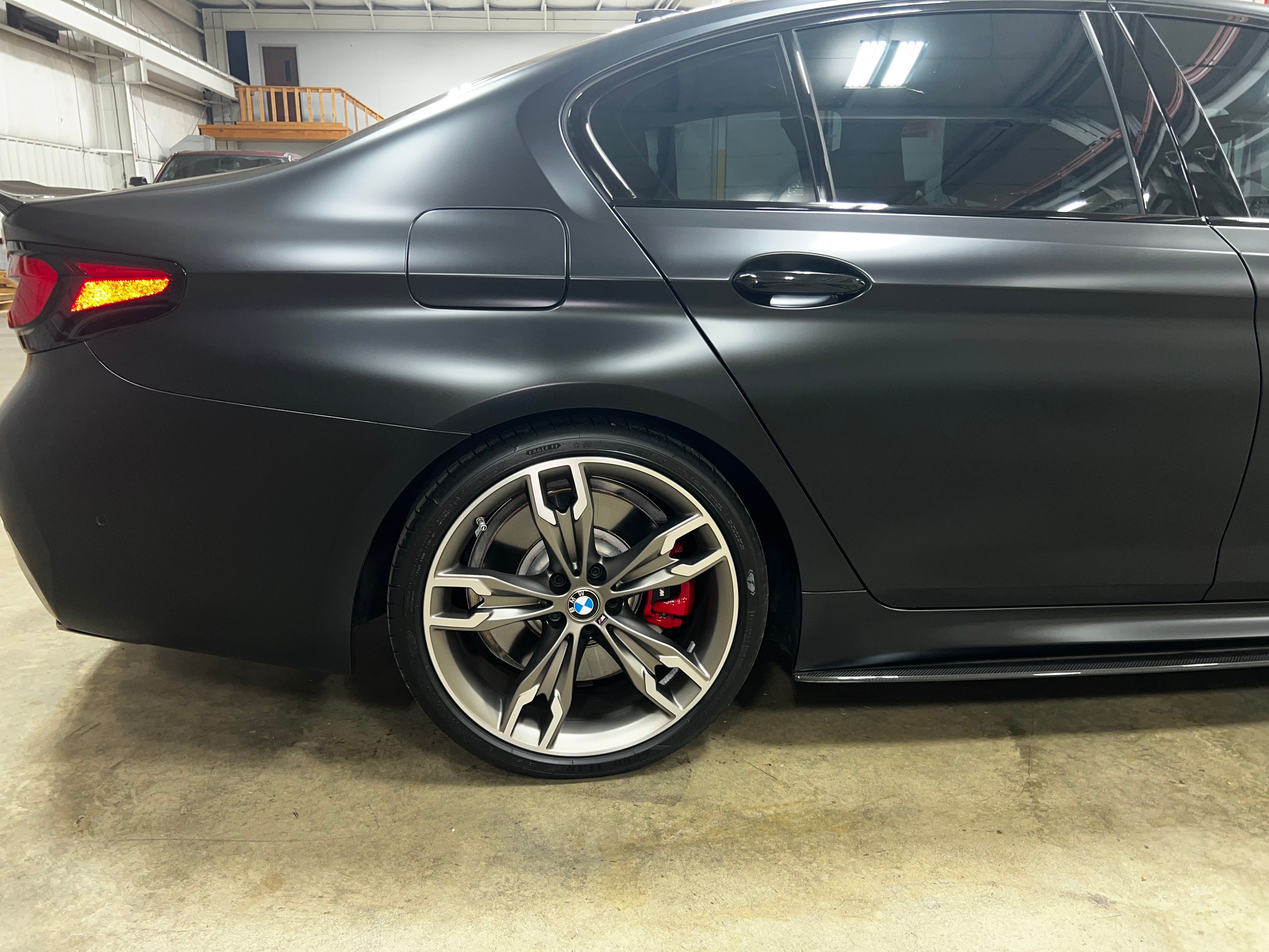 Used 2023 BMW M550i xDrive w/ Dynamic Handling Package AWD/4WD image 8