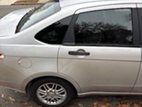 Used 2009 Ford Focus SE image 4