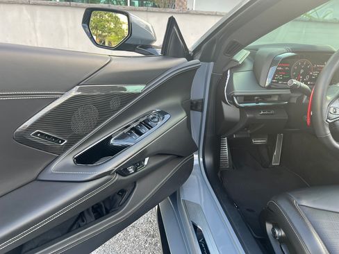 Used 2024 Chevrolet Corvette Stingray Premium Conv w/ Z51 Performance Package image 19