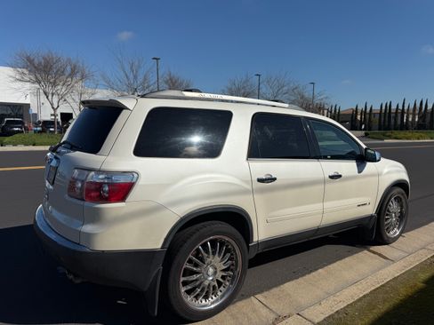Used 2011 GMC Acadia SL w/ Preferred Package image 16