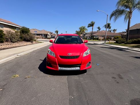 Used 2010 Toyota Matrix S AWD/4WD image 1