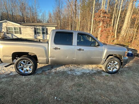 Used 2007 Chevrolet Silverado 1500 W/T w/ Towing Package image 1