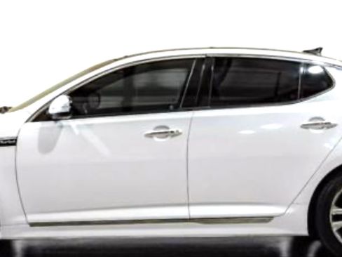 Used 2015 Kia Optima SX FWD image 1