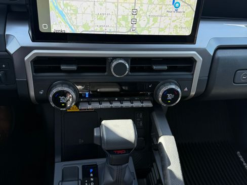 Used 2024 Toyota Tacoma TRD Off-Road image 14