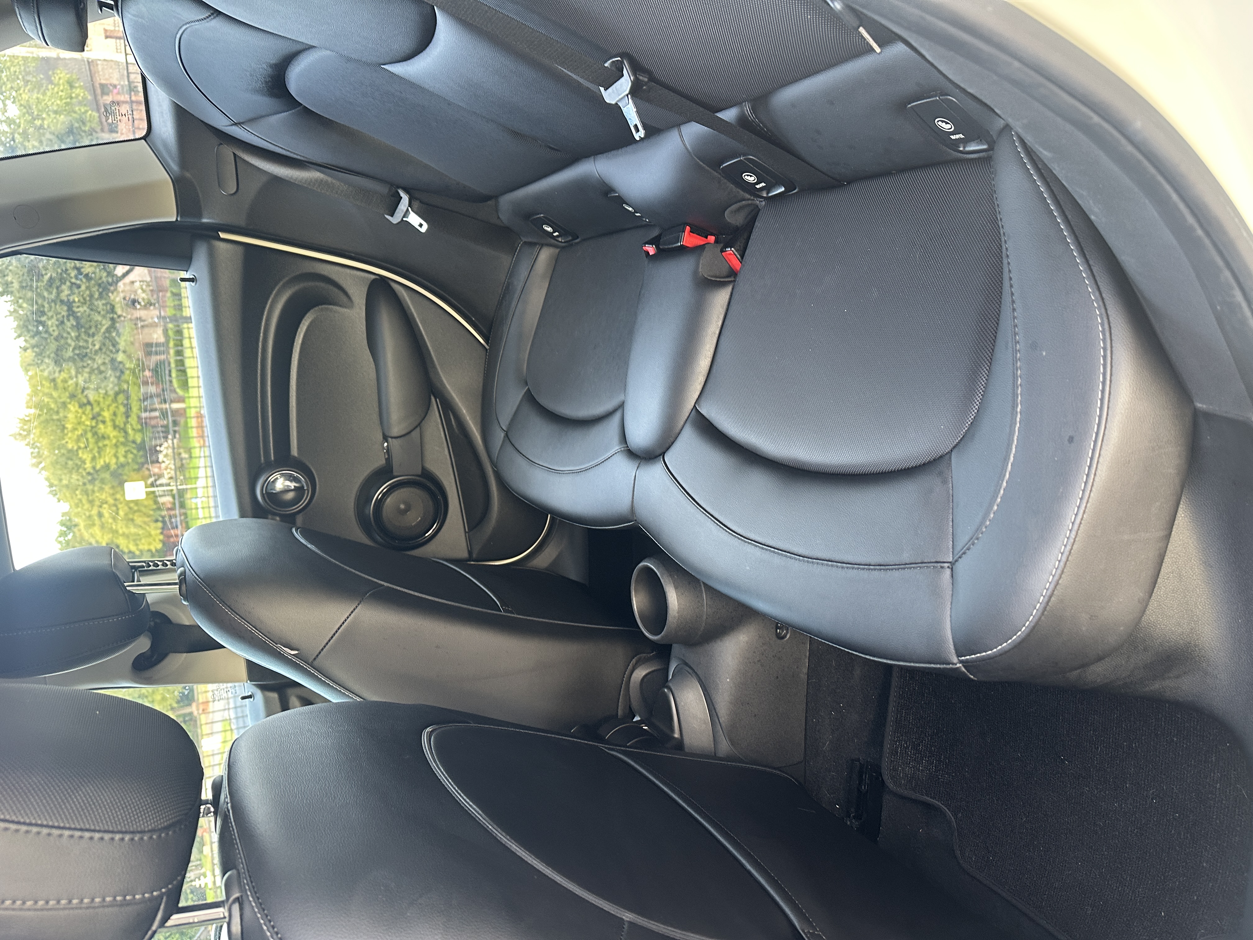 Used 2015 MINI Cooper 4-Door Hardtop FWD image 12