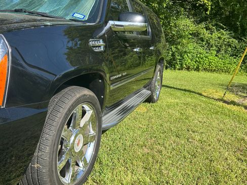 Used 2013 Cadillac Escalade ESV Luxury RWD image 14