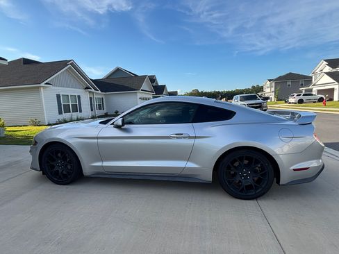 Used 2019 Ford Mustang Coupe w/ Ecoboost Performance Package RWD image 8