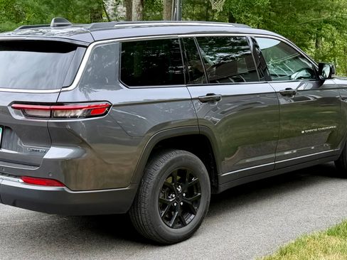 Used 2021 Jeep Grand Cherokee L Limited AWD/4WD image 11