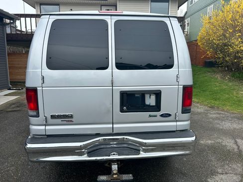 Used 2012 Ford E-250 and Econoline 250 Van 3D w/ Commercial Cargo Van Pkg image 14