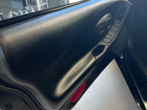 Used 1997 Chevrolet Corvette Coupe w/ Memory Pkg RWD image 12